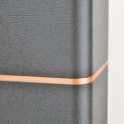 zoom sur Lombricomposteur compact design rétro d'intérieur 1 à 2 personnes couleur noir texturé et cuivre, édition 2026