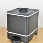 Lombricomposteur compact design d'intérieur et appartement 2 à 4 personnes couleur noir et gris galet, édition 2026 avec 1 plateau